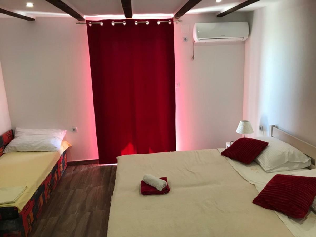 Appartement Ella à Lukovo Šugarje Extérieur photo